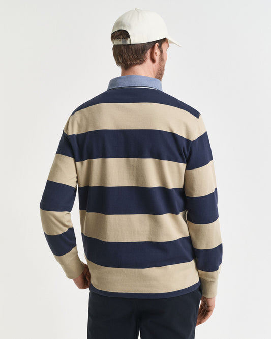 Gestreifter schwerer Rugger mit Chambray-Kragen